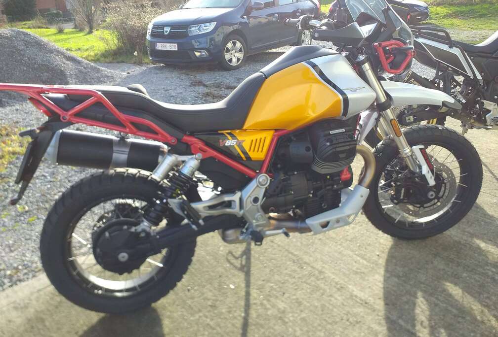 guzzi 85tt