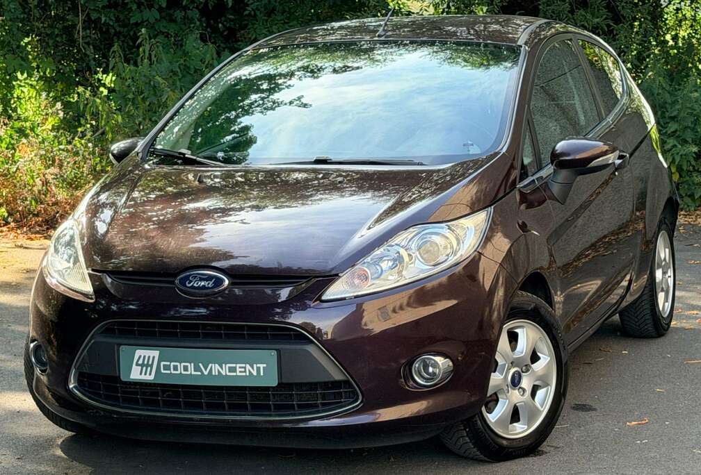 Ford Fiesta 1.6 TDCi Titanium ECOnetic DPF CLIMATISATION