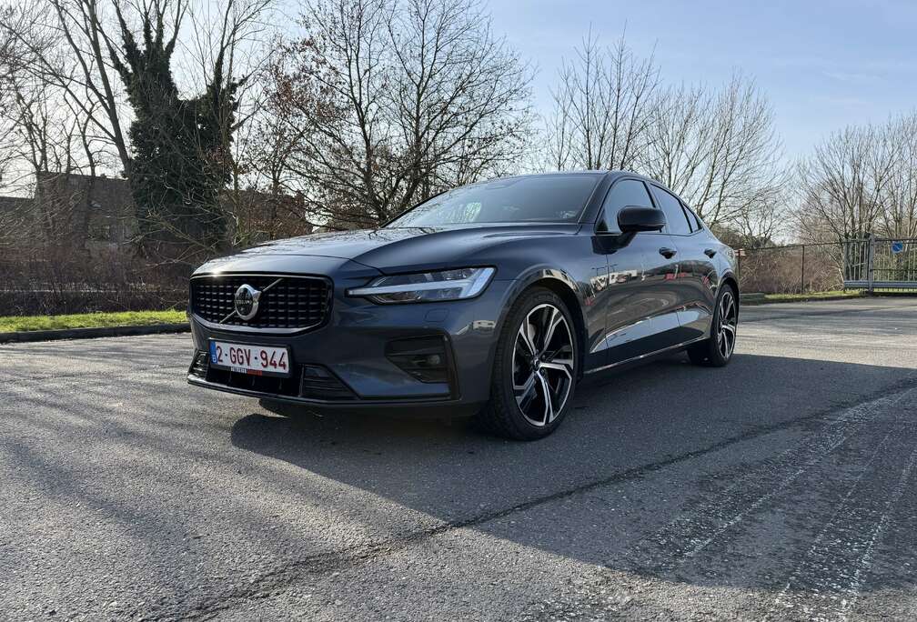 Volvo 2.0 B5 MHEV Ultimate Dark Automaat - Harman Kardon