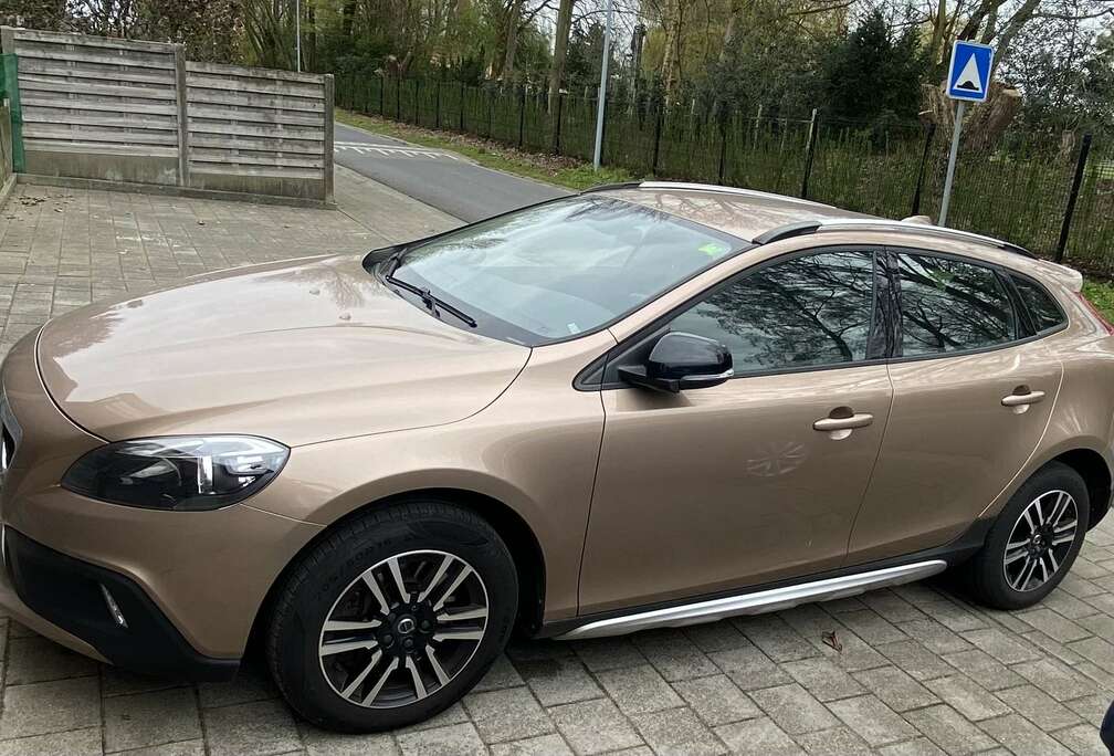 Volvo Cross Contry T3 Plus