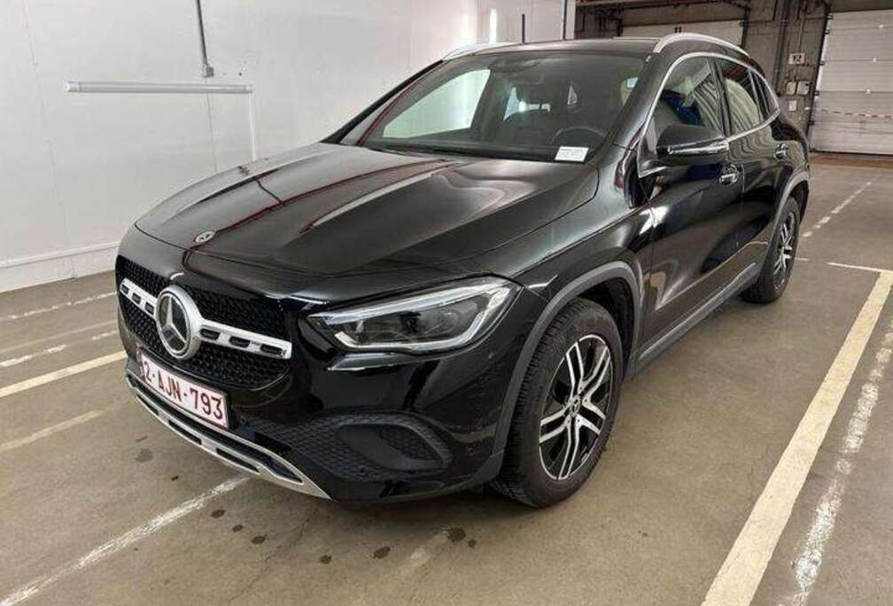 Mercedes-Benz 2.0 d Business Line  Light Pack  Toit ouvrant & pano  DAB  Caméra  Sièges électrique