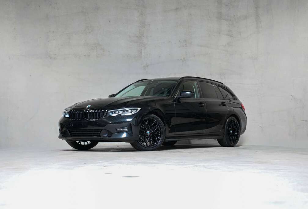 BMW  19\' PACK M  APPLE CARPLAY  FULL BLACK  TVA