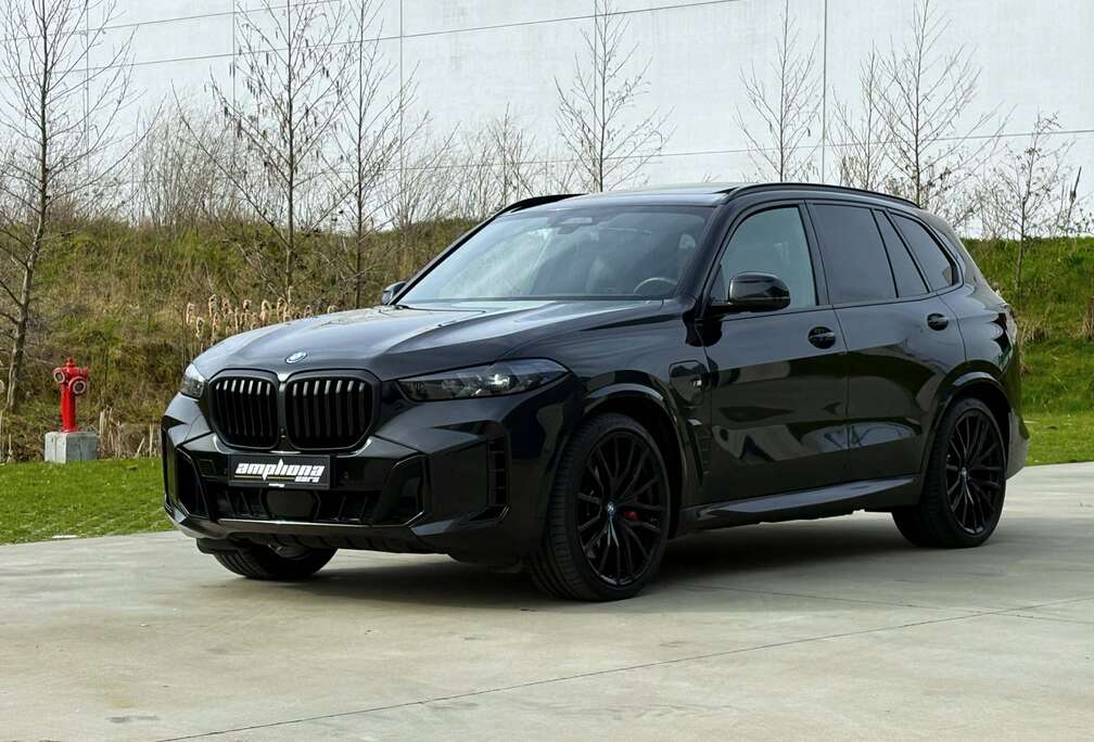 BMW xdrive 50e Mpack   full black dominance