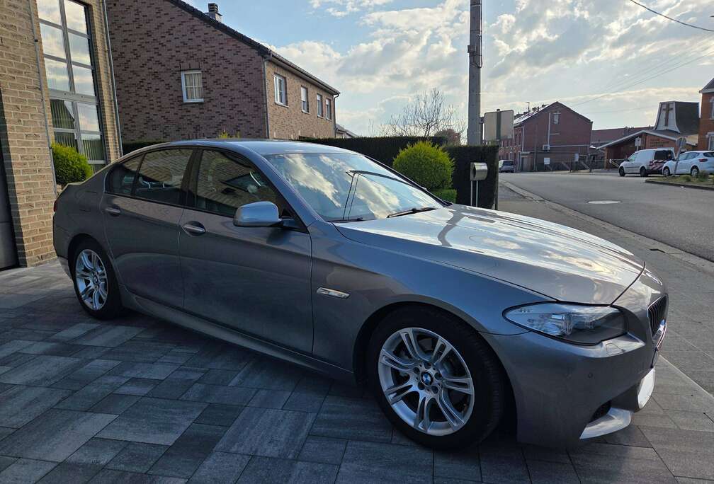 BMW BMW 520d F11 Pack M Complet  Carnet BMW  Sièges électriques  Très propre