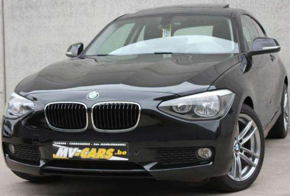 BMW 116i Automaat/Schuifdak/Navi/Multistuur/leder/12 maand garantie