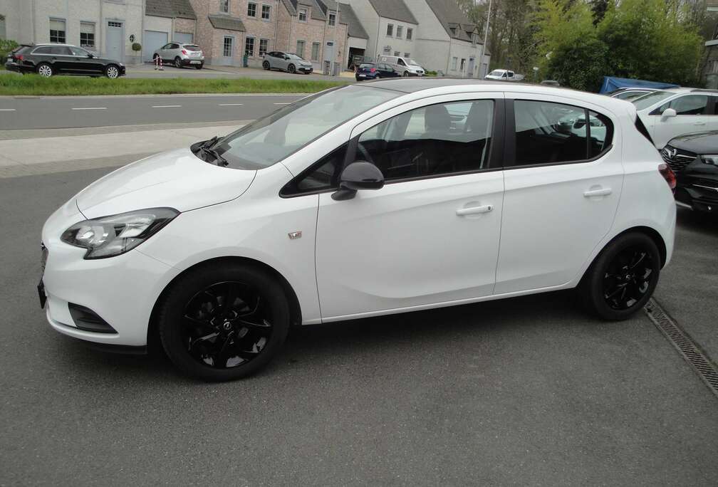 Opel Corsa 1.2i Black Edition (EU6.2)