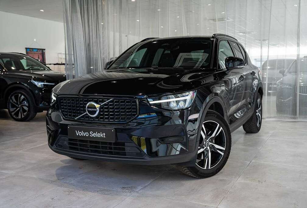 Volvo Plus Dark  B3 Mild Hybrid