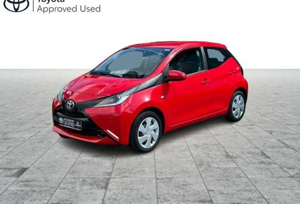 Toyota 1.0 AT X-PLAY