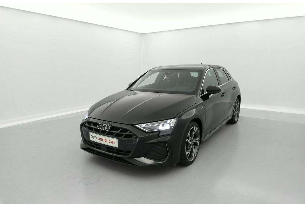 Audi 40 TFSIe S-Line S tronic (150 kW)