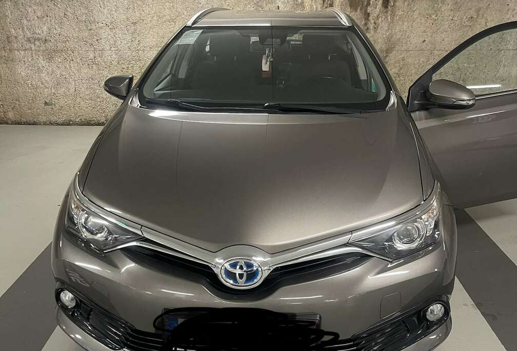 Toyota SW HEV 1.8i HSD Business Plus E-CVT