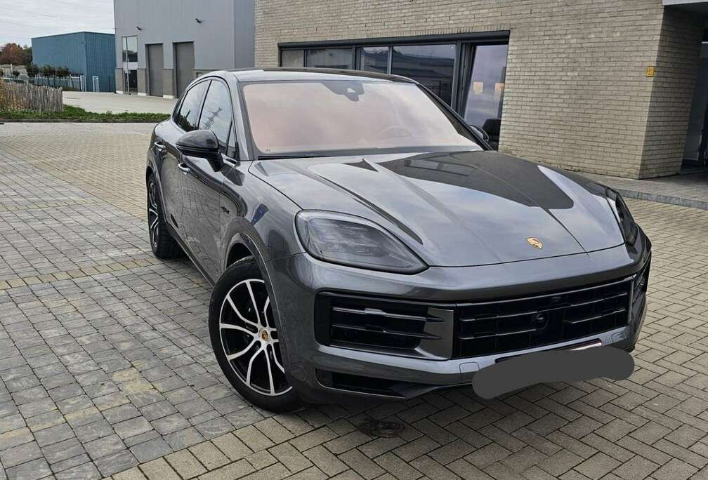Porsche Coupé E-Hybrid 3.0 Turbo V6 (346 kW)