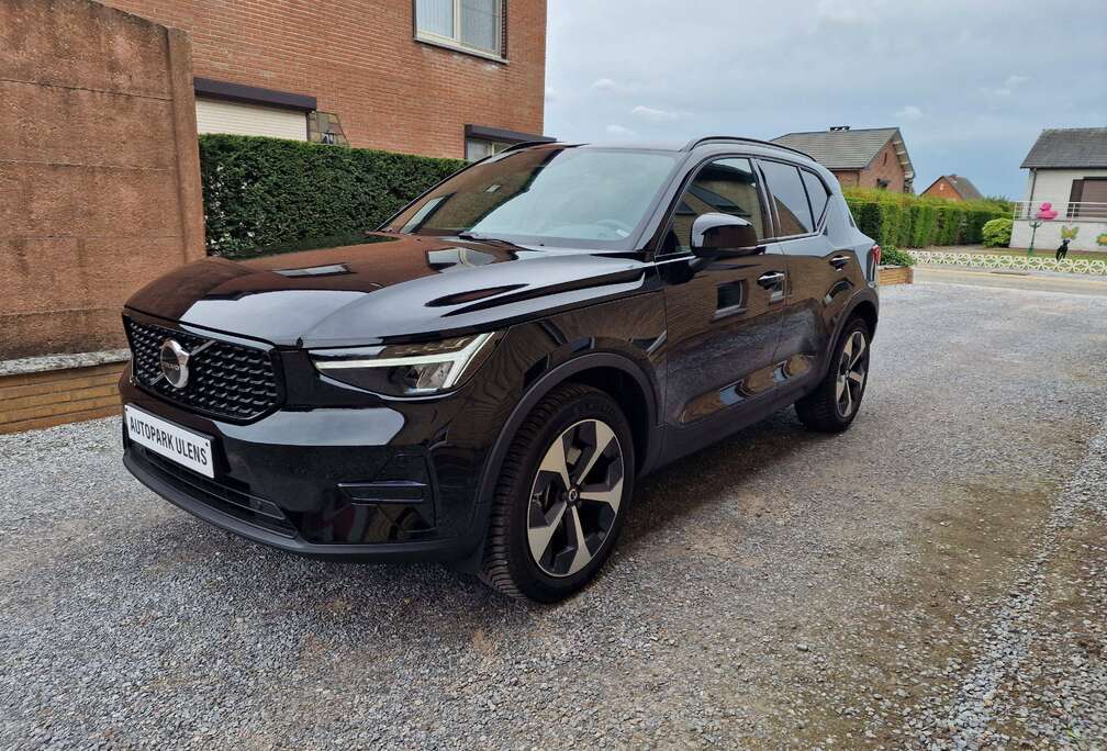 Volvo XC40 2.0 B3 MHEV Plus Dark Limited Edtion DCT