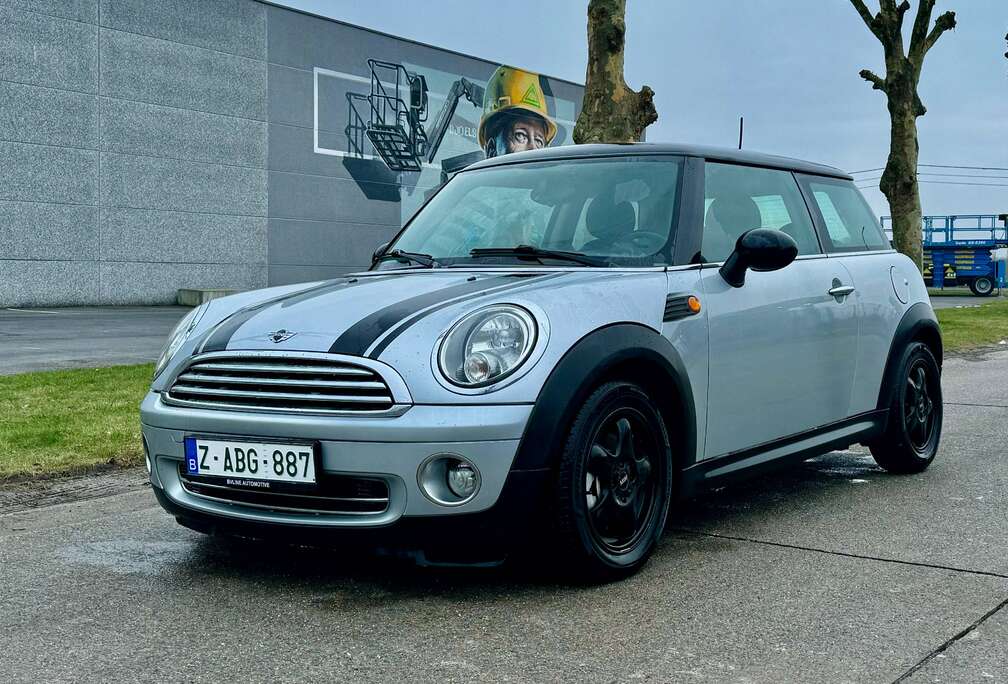 MINI Mini 1.6i Cooper / zwarte striping / belgische wagen / ideale starterswagen