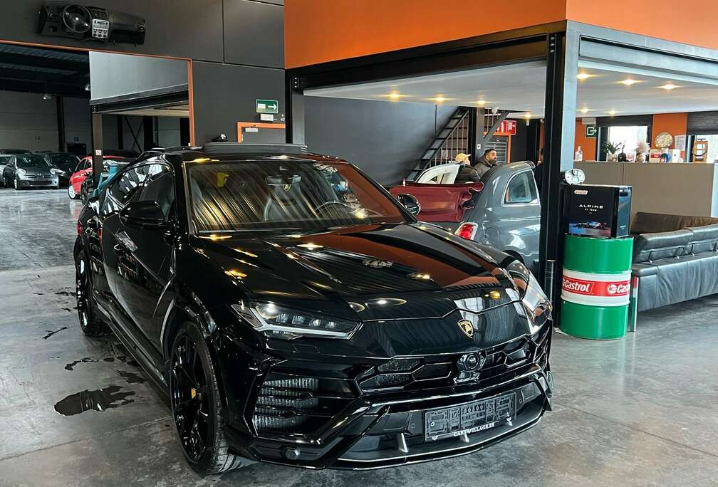 Lamborghini 4.0 BiTurbo V8 Visible uniquement sur rendez-vous