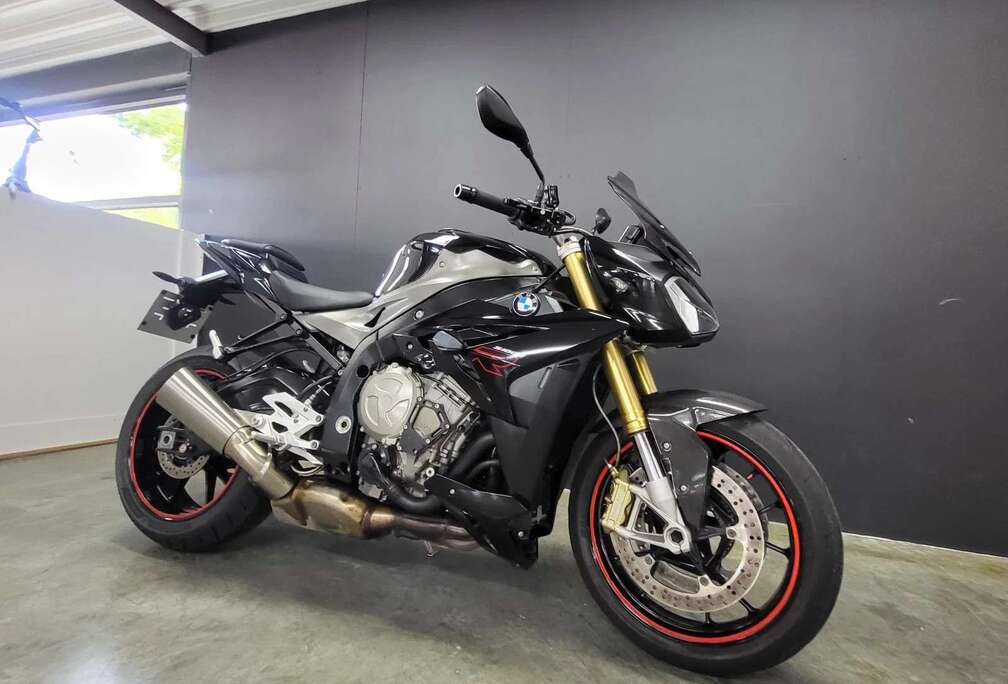 BMW S1000R unieke naked met bergen vermogen