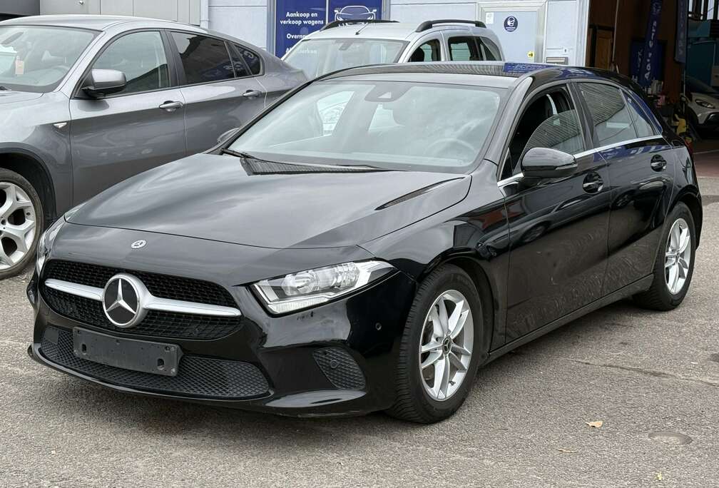 Mercedes-Benz 180d 7G-DCT