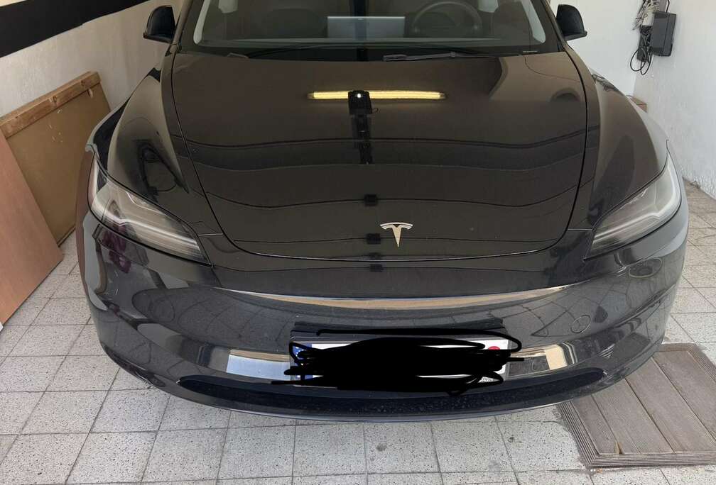 Tesla 64 kWh RWD Standart Range Premium