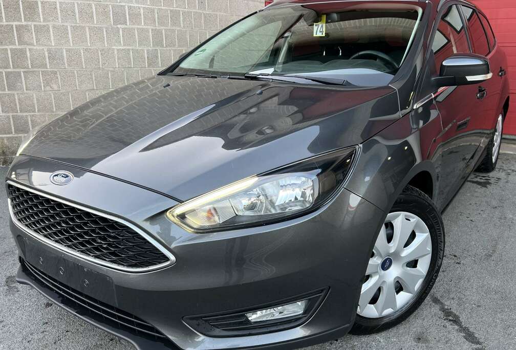 Ford 1.0i EcoBoost Trend + CLIM + NAVI + CARNET