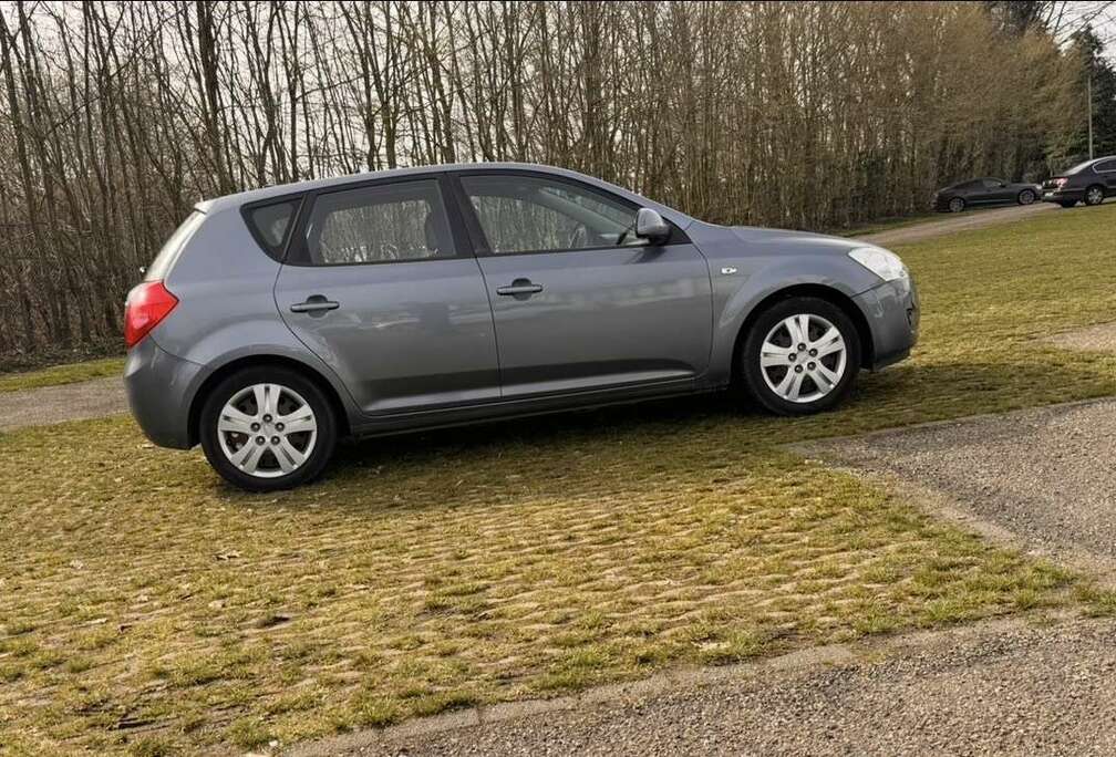 Kia 1.6 /airco-autoradio met cd-Bluetooth-AUX-USB