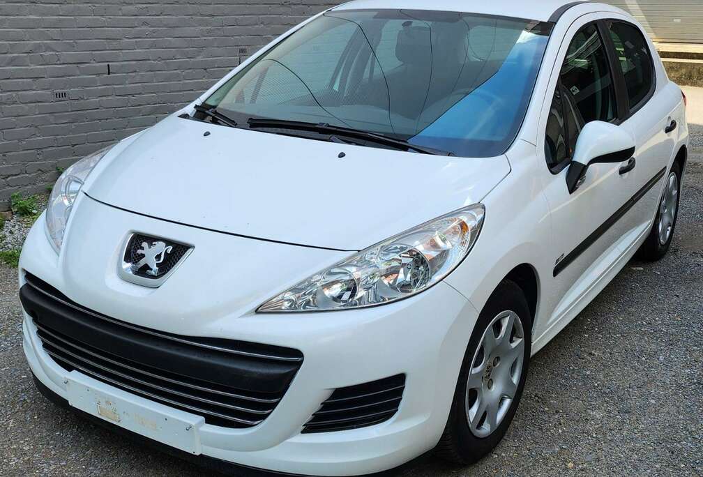 Peugeot 1.6 HDi 90ch FAP 99g BLUE LION Premium