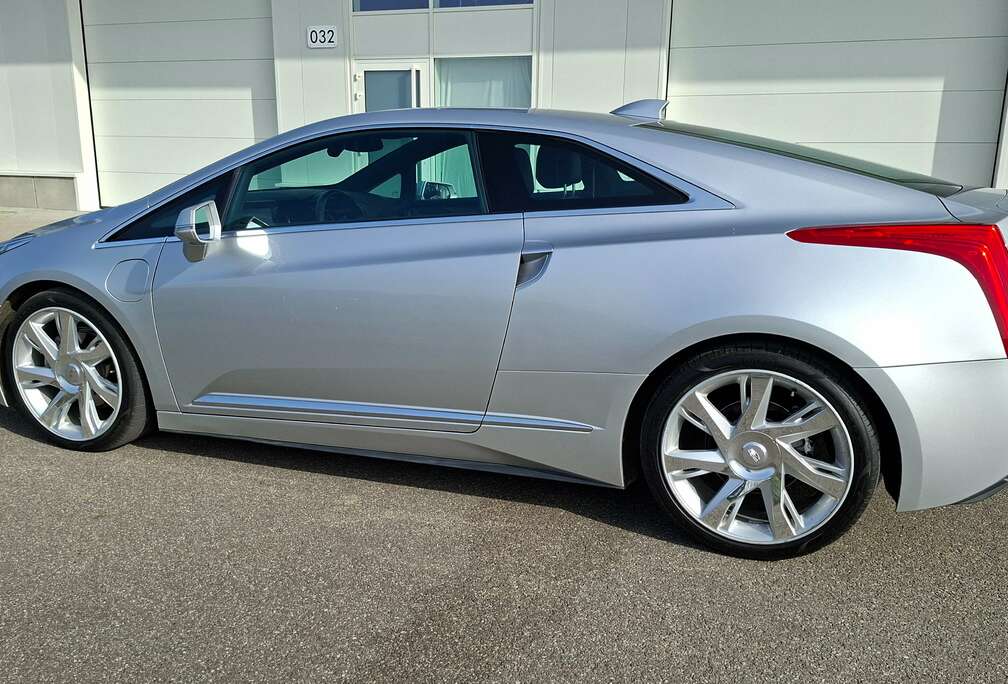 Cadillac ELR Hybrid