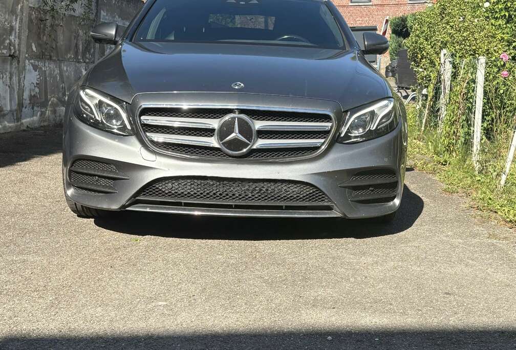 Mercedes-Benz avec pack amg intérieur carbone et alcantara