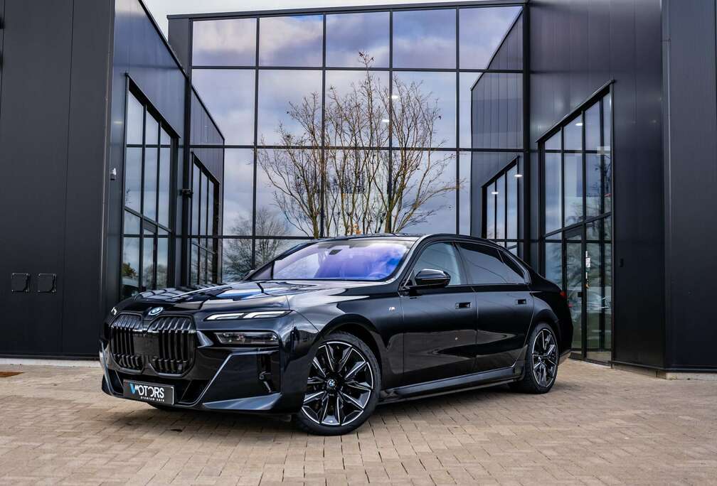 BMW xDrive60 - MSport - B&W - Theatre screen - Massage