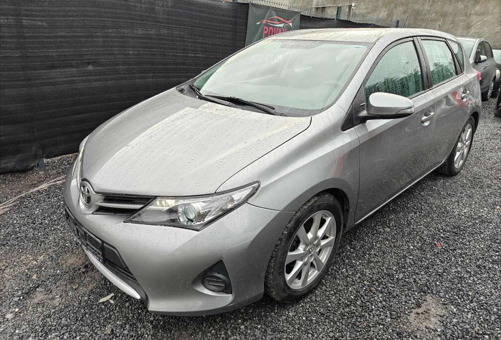 Toyota Auris 1.33 Dual-VVT-i Life Plus