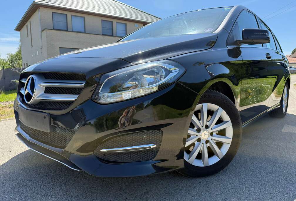 Mercedes-Benz B 180