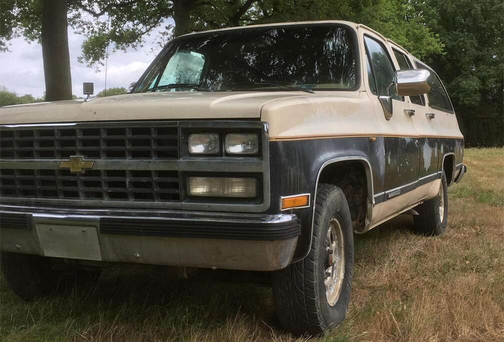 GMC Suburban 2500HD 7400cc BIG BLOCK