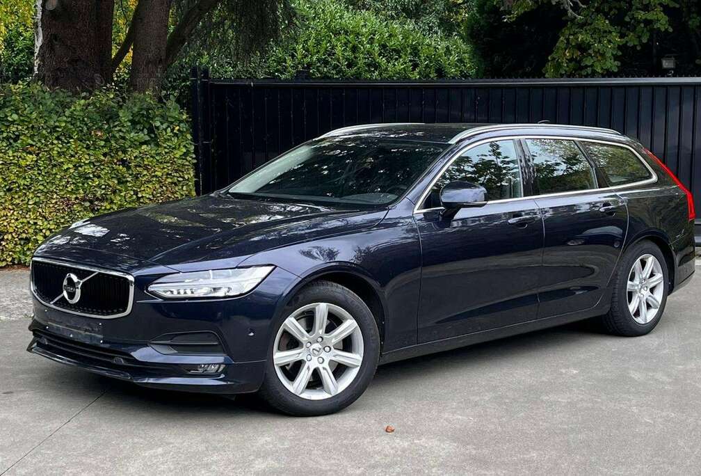 Volvo 2.0 D4 Momentum / Full History / 1 Owner