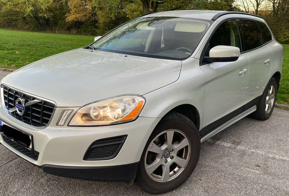 Volvo 2.0 D DRIVe Momentum Start/Stop