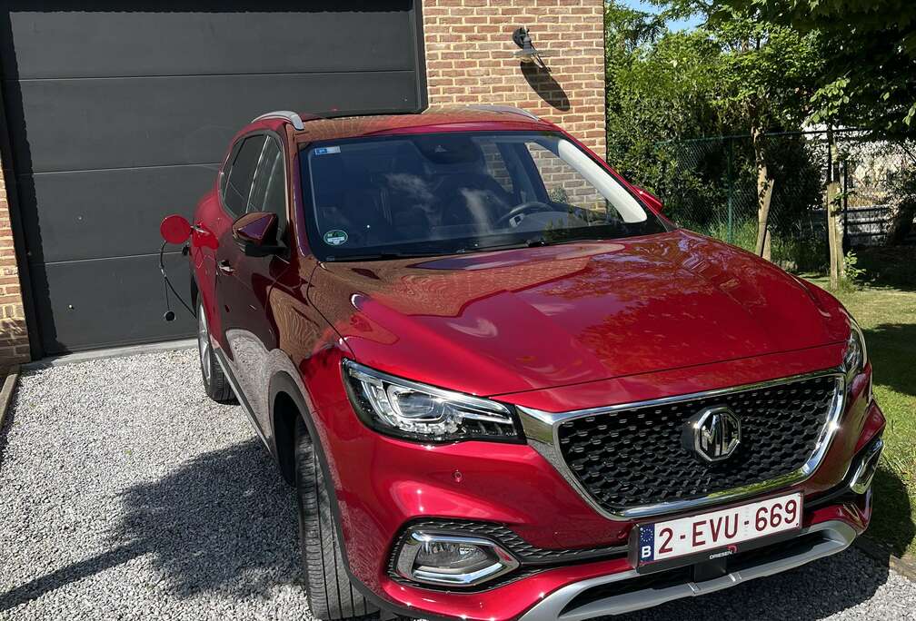 MG PHEV Luxury