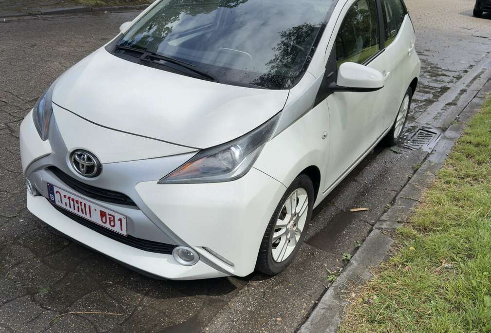 Toyota Aygo 1.0i Color Edition MMT