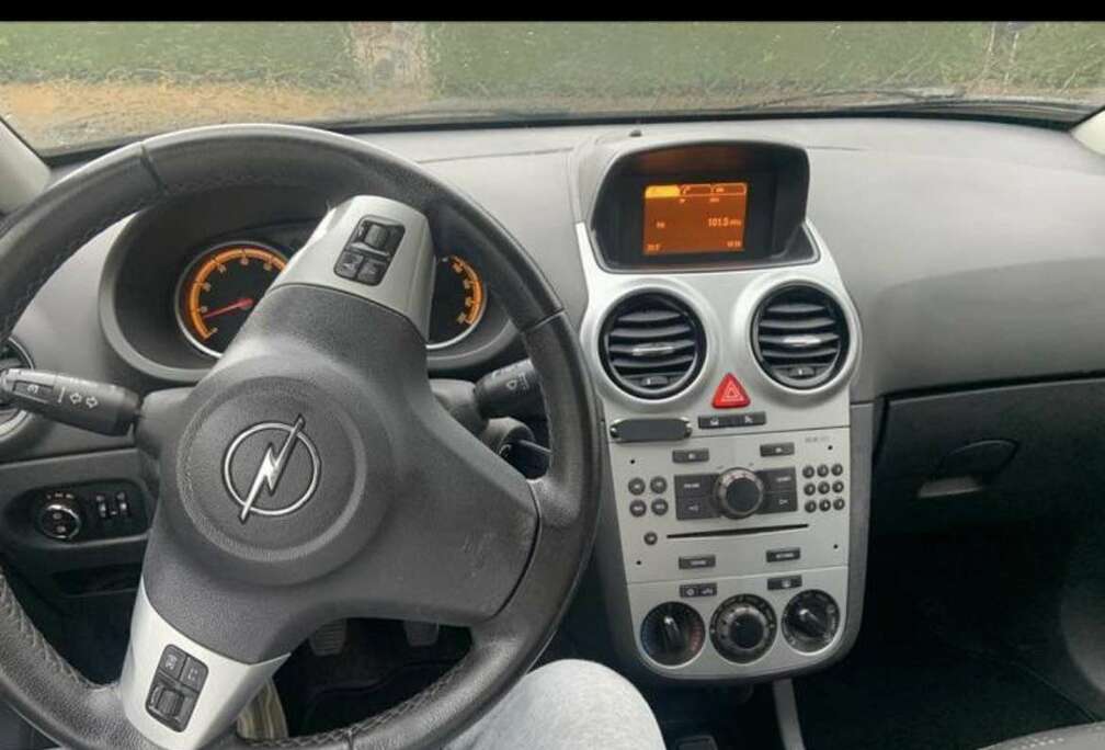 Opel 1.2i Black Edition
