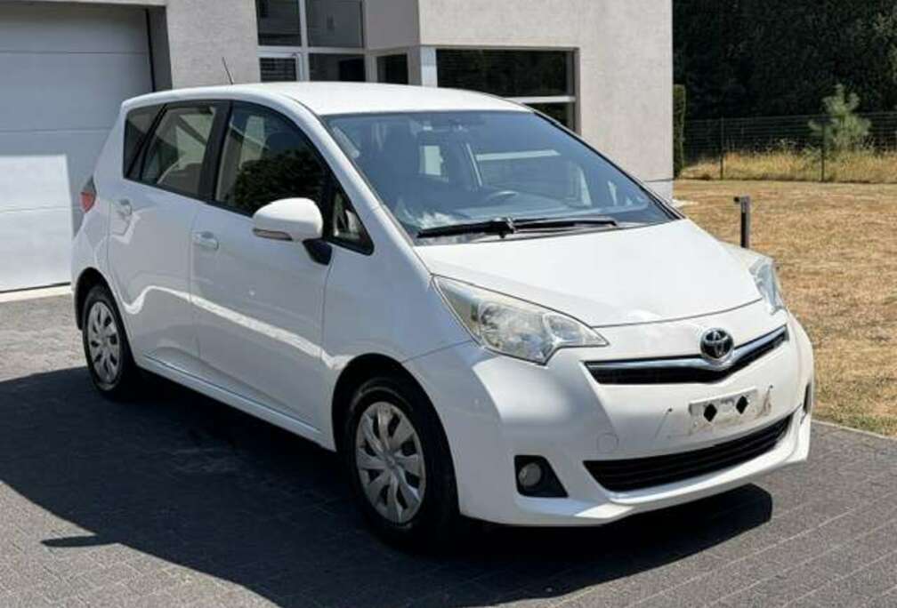 Toyota Verso S 1.33 VVT-i - GPS - Camera - Trekhaak