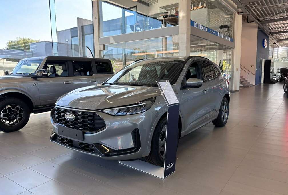 Ford ST-LINE / 2.5 PHEV / TREKHAAK