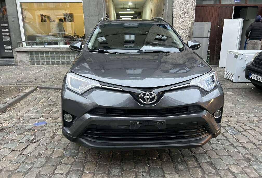 Toyota 2.0 4x4 full option Uniquement L’exportation