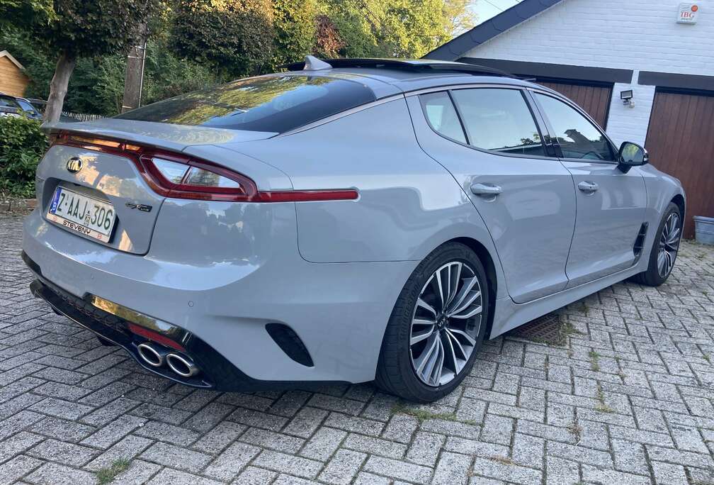 Kia Stinger 2.2 CRDi 4WD GT Line ISG 22230 eur NETTO
