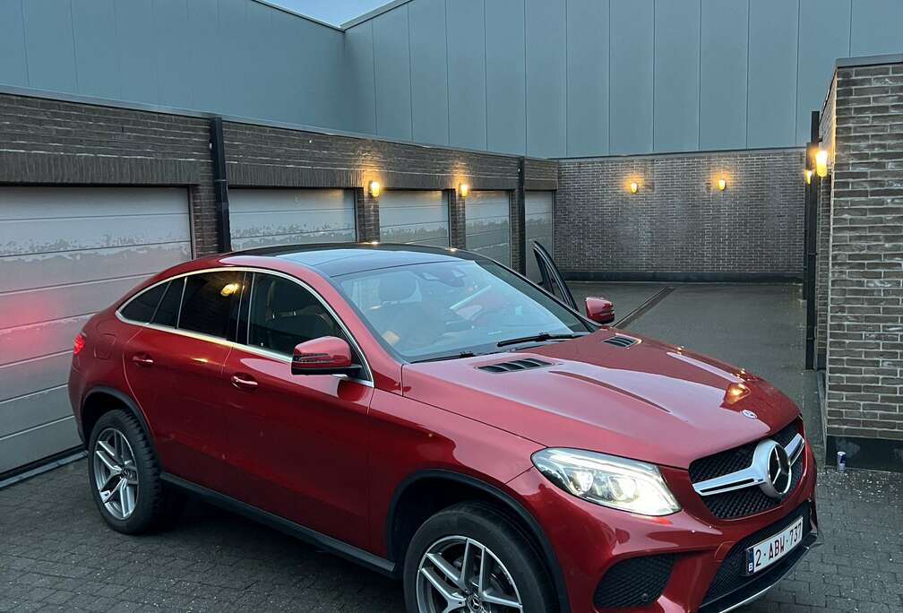 Mercedes-Benz d Coupe 4Matic 9G-TRONIC AMG Line