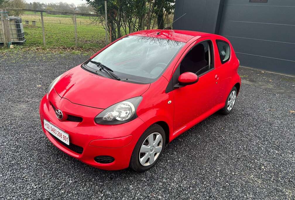 Toyota 1.0 essence AIRCO 97000km 2009