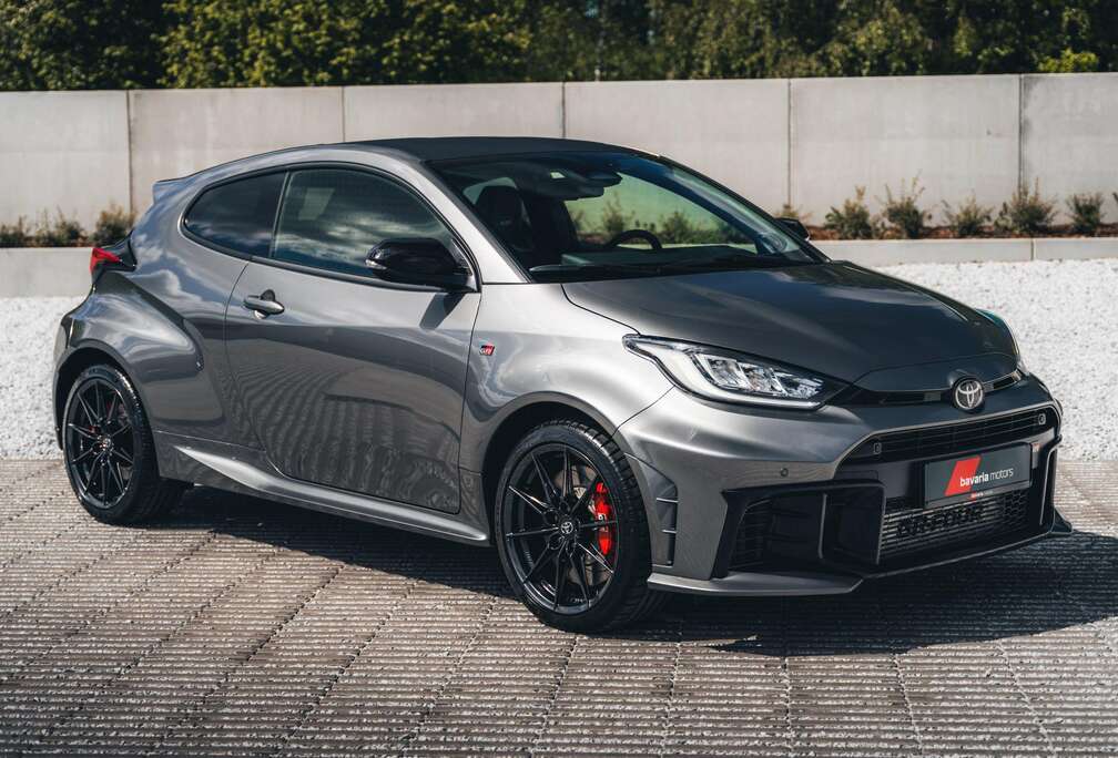 Toyota GR / Premium Pack / 18\