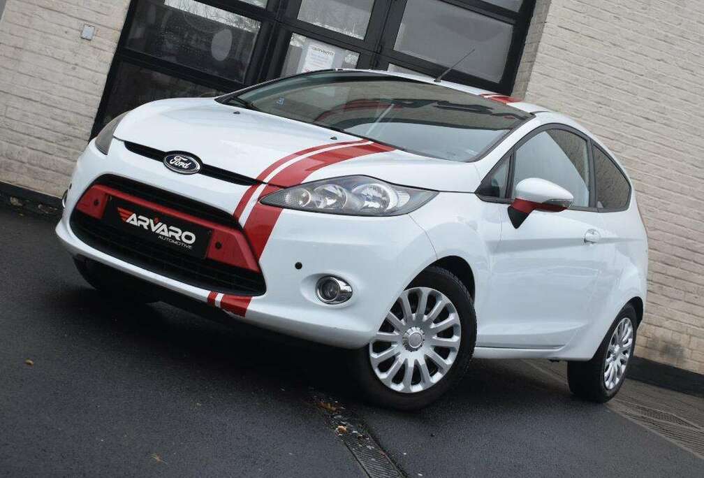 Ford 1.25i Sound Connection Plus Titanium