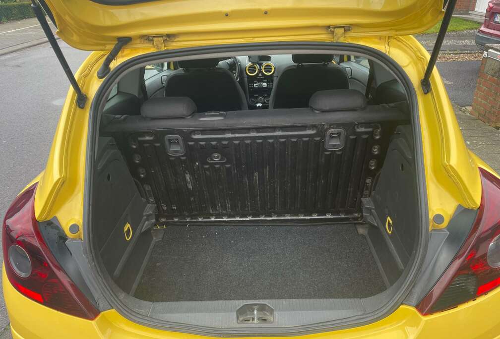 Opel Corsa 1.2i Cosmo