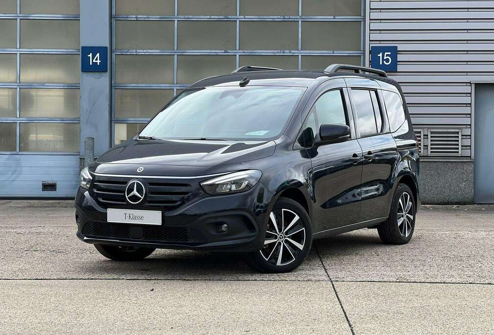 Mercedes-Benz 200 L1