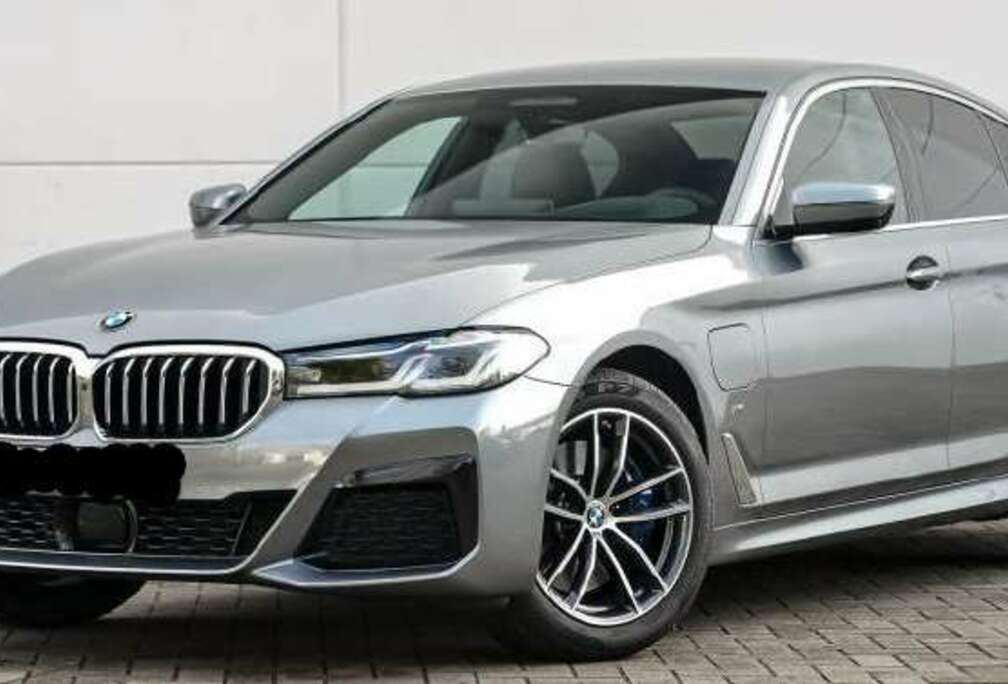 BMW e-M Sportpakket,BMW Laserlight,Head-up, BMW Live Cockpit Pro, Verwarmde voorzetels, Driving & Parking Assistant Pack Plus