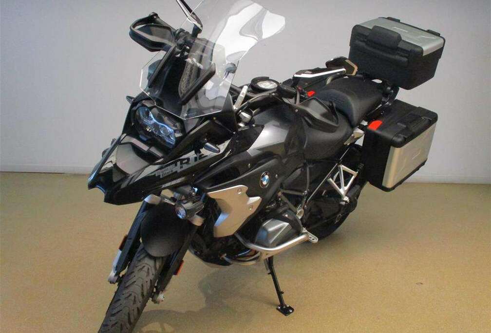 BMW !!!! AL GEKEURD = SNEL RIJDEN!!!!