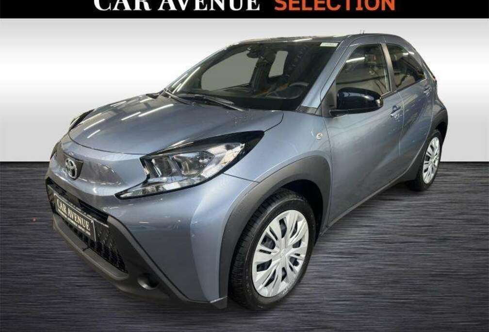 Toyota X Play 1.0 VVT-i