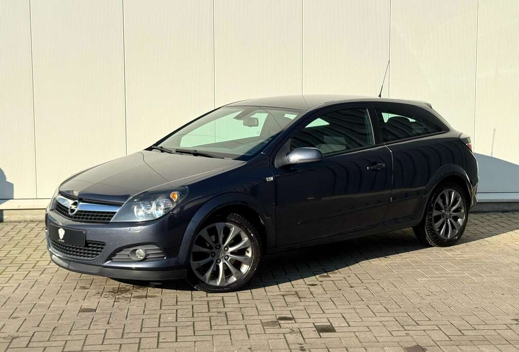 Opel  GTC 1.6i GARANTIE Airco Parkeersensoren