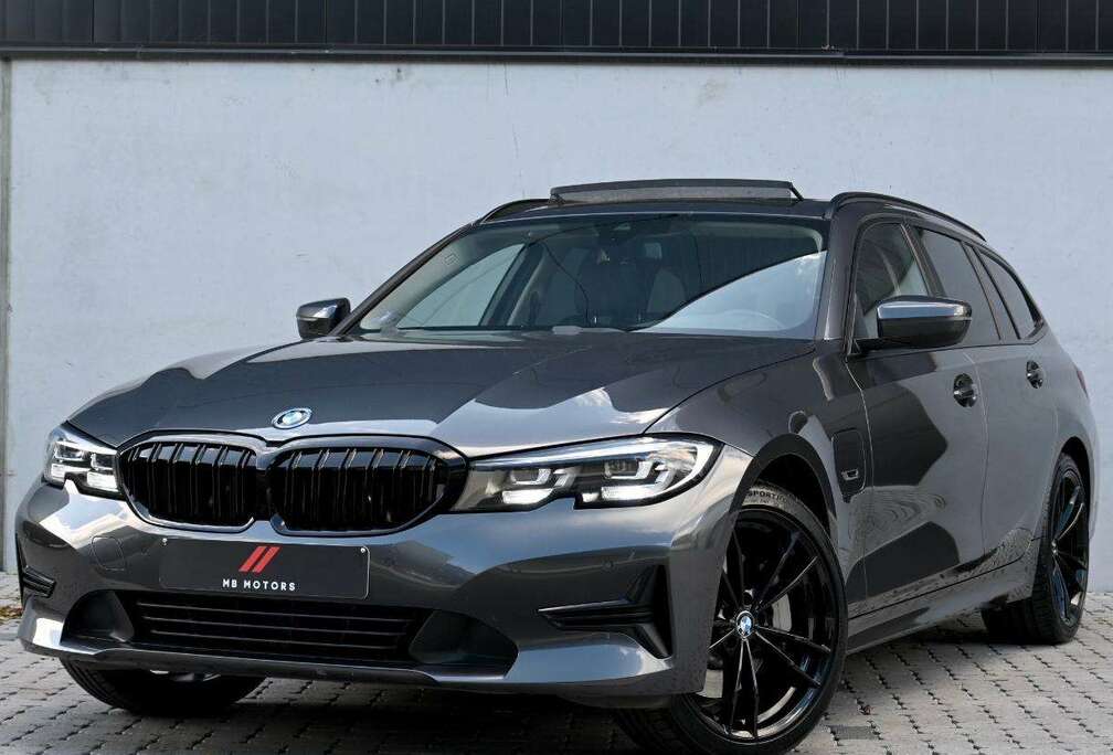 BMW **330e Touring**PANO**OPEN DAK**LEDER**CARPLAY**